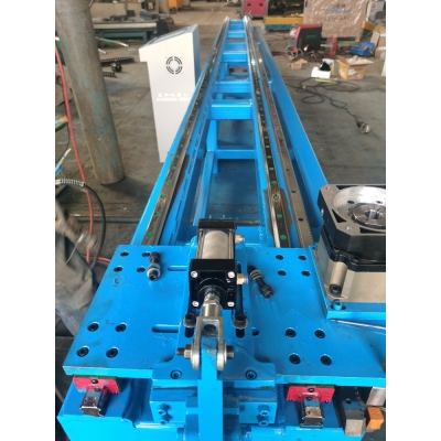 數(shù)控沖孔機(jī)